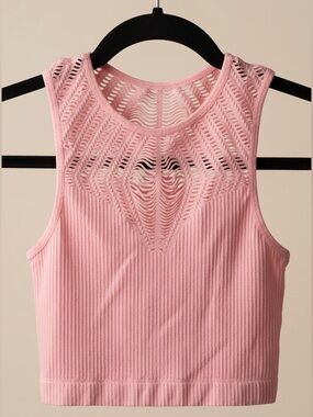 🟢3/$15 💗🆕 Pink Crop Top💗
